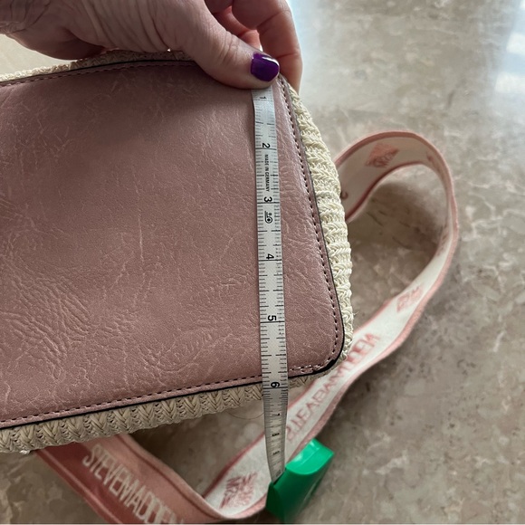 Steve Madden beige and rose color purse with adjustable aztec strap. - Picture 13 of 13